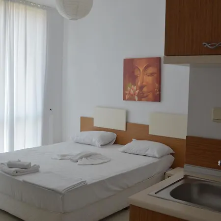 Rainbow 3 Club 3* Napospart