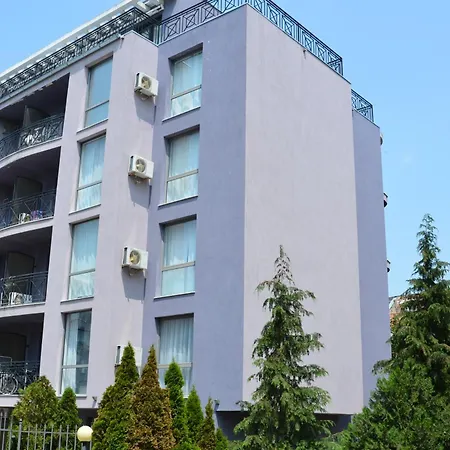 Rainbow 3 Club Szálloda 3*