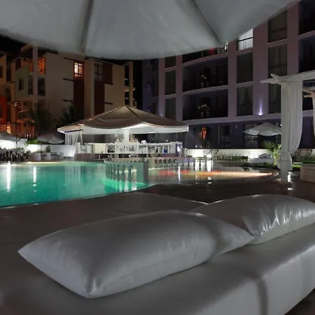 Rainbow 3 Club 3* Napospart