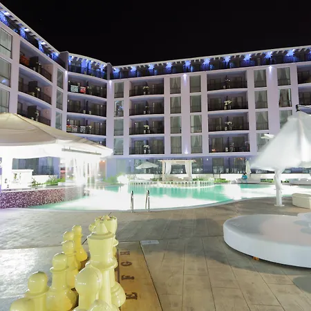 Rainbow 3 Club Szálloda Napospart