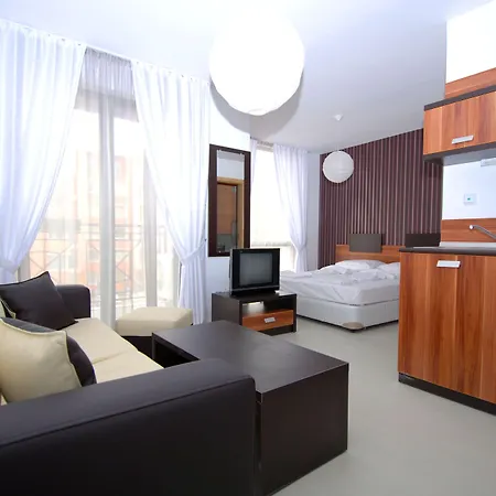 Rainbow 3 Club Napospart