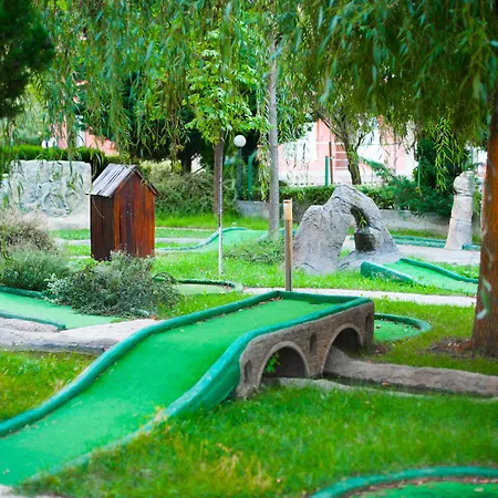 Rainbow 3 Club 3* Napospart